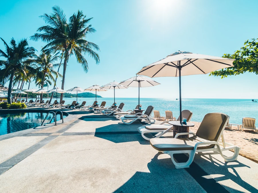 Organized beach and poolside operation